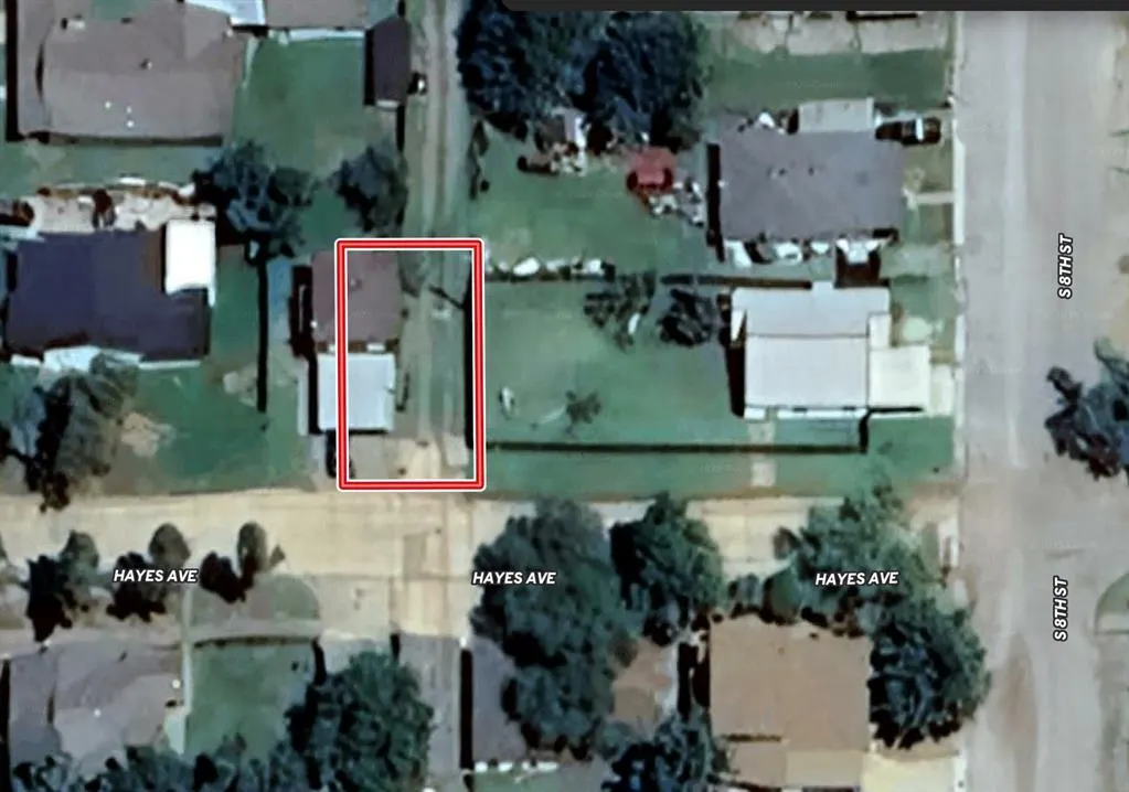 Photo 20 — 815 Hayes Avenue, Clinton, OK 73601