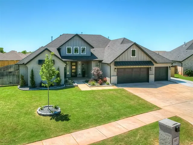 Photo 2 — 3805 Bridge Wood Lane, Oklahoma City, OK 73179