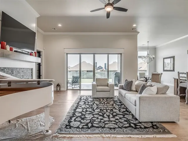 Photo 5 — 3805 Bridge Wood Lane, Oklahoma City, OK 73179