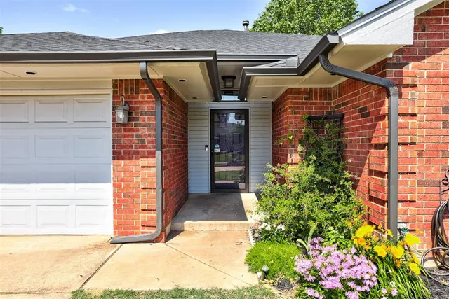 Photo 4 — 1001 Glacier Lane, Edmond, OK 73003