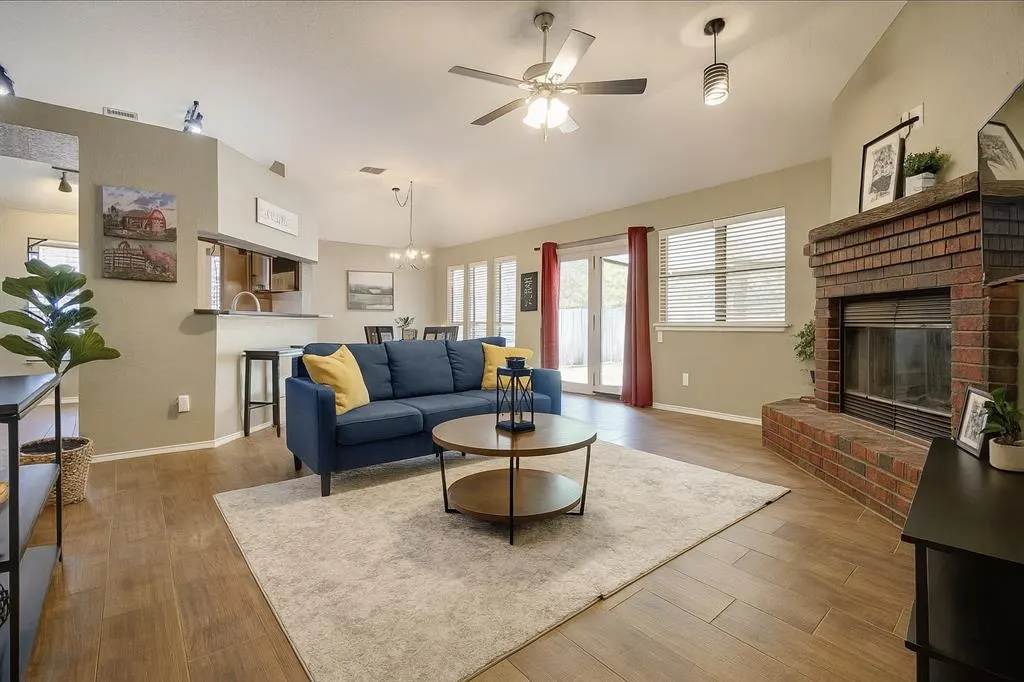 Photo 6 — 1001 Glacier Lane, Edmond, OK 73003
