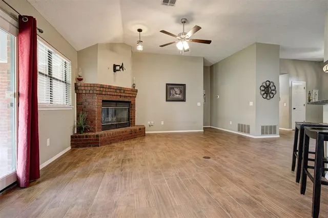 Photo 7 — 1001 Glacier Lane, Edmond, OK 73003