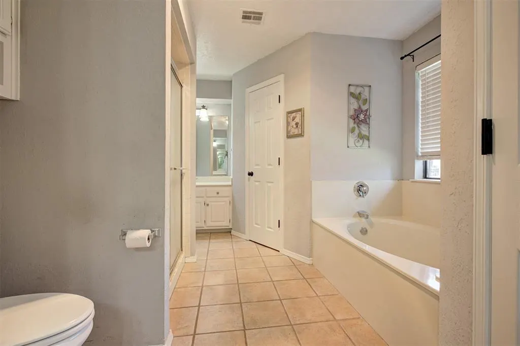 Photo 17 — 1001 Glacier Lane, Edmond, OK 73003