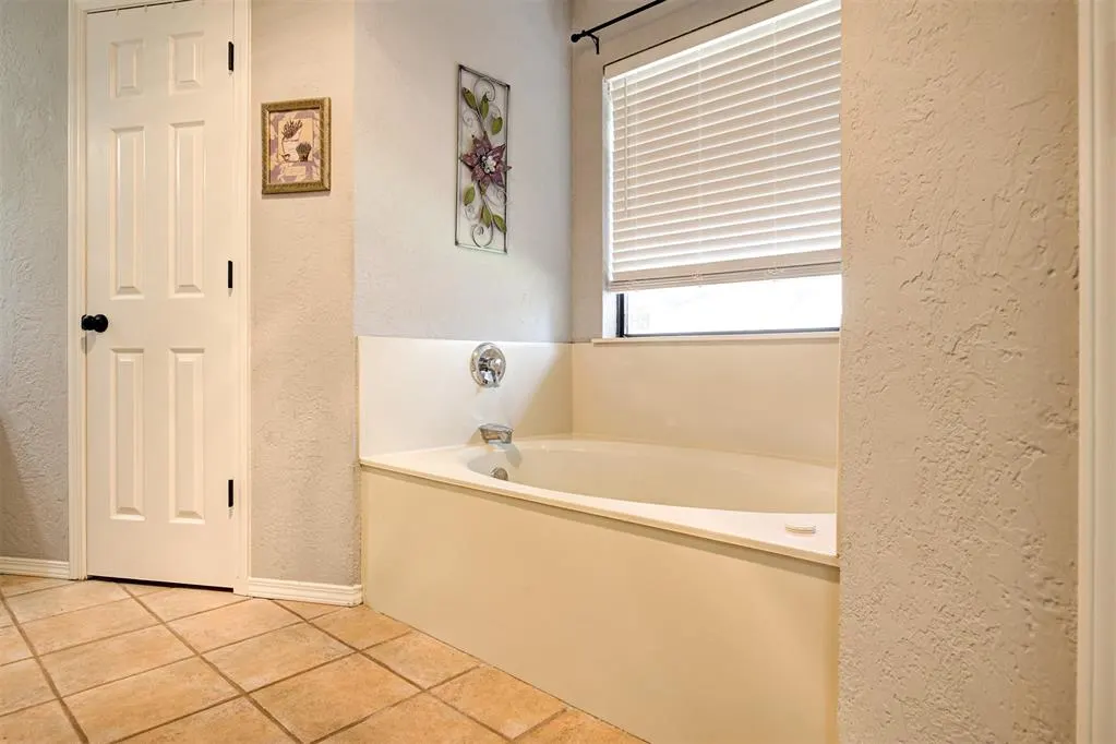 Photo 19 — 1001 Glacier Lane, Edmond, OK 73003
