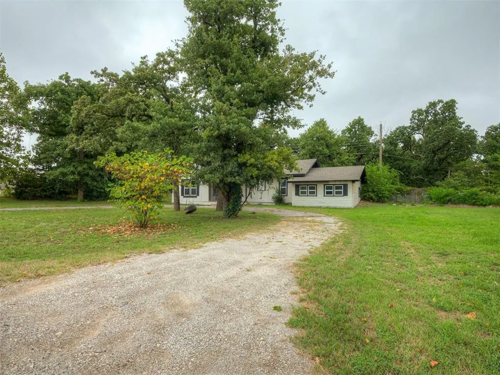 Photo 2 — 6825 NW 30th Street, Bethany, OK 73008