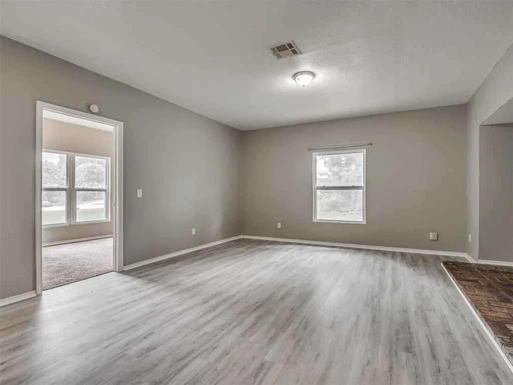 Photo 10 — 6825 NW 30th Street, Bethany, OK 73008