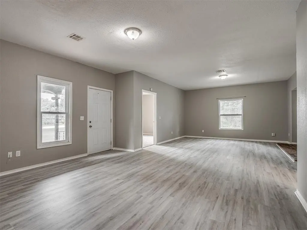 Photo 15 — 6825 NW 30th Street, Bethany, OK 73008
