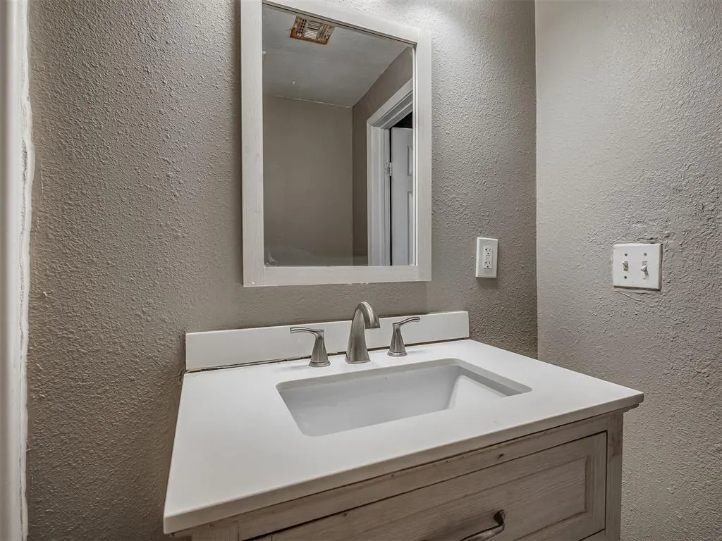 Photo 38 — 6825 NW 30th Street, Bethany, OK 73008