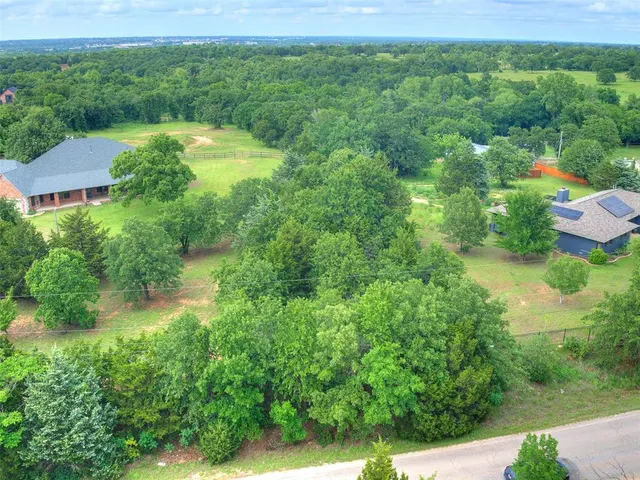 Photo 2 — NE wilshire Roads, Oklahoma City, OK 73121
