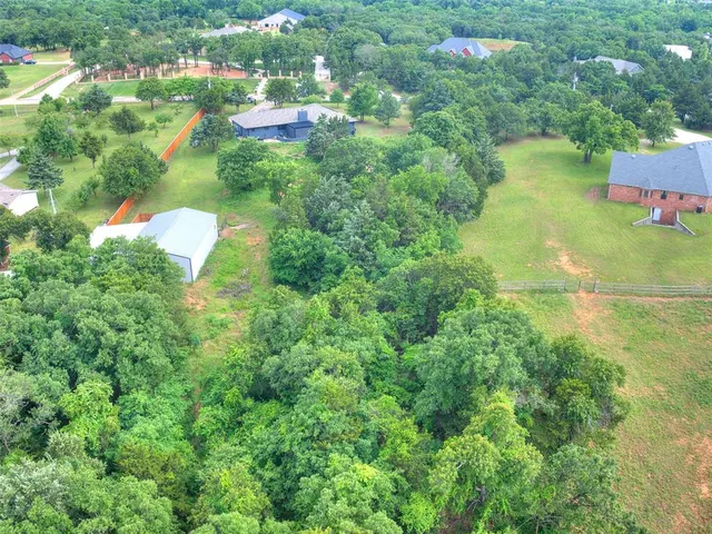 Photo 3 — NE wilshire Roads, Oklahoma City, OK 73121