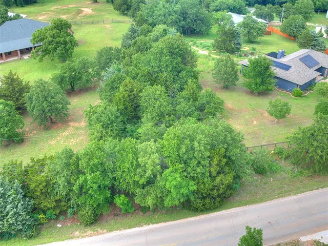 Photo 4 — NE wilshire Roads, Oklahoma City, OK 73121
