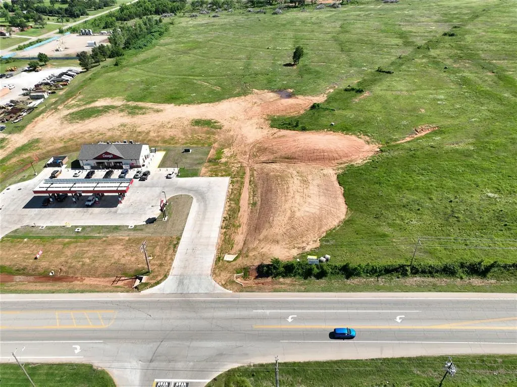 Photo 3 — E 1st Street, Chandler, OK 74834