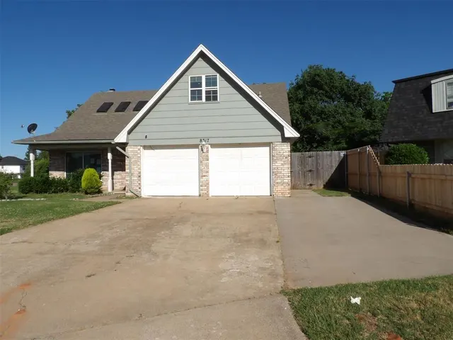 Front exterior — 8317 NW 27th Street, Bethany, OK 73008