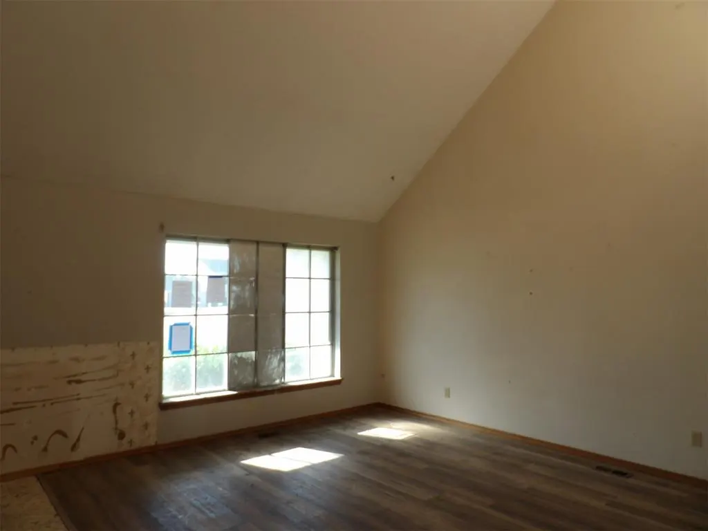 Photo 2 — 8317 NW 27th Street, Bethany, OK 73008