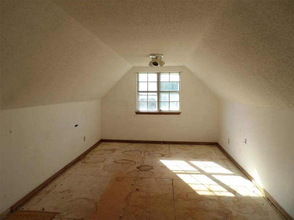 Photo 9 — 8317 NW 27th Street, Bethany, OK 73008