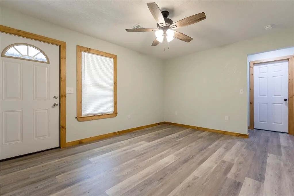 Photo 3 — 402 Mcarthur Boulevard, Elk City, OK 73644
