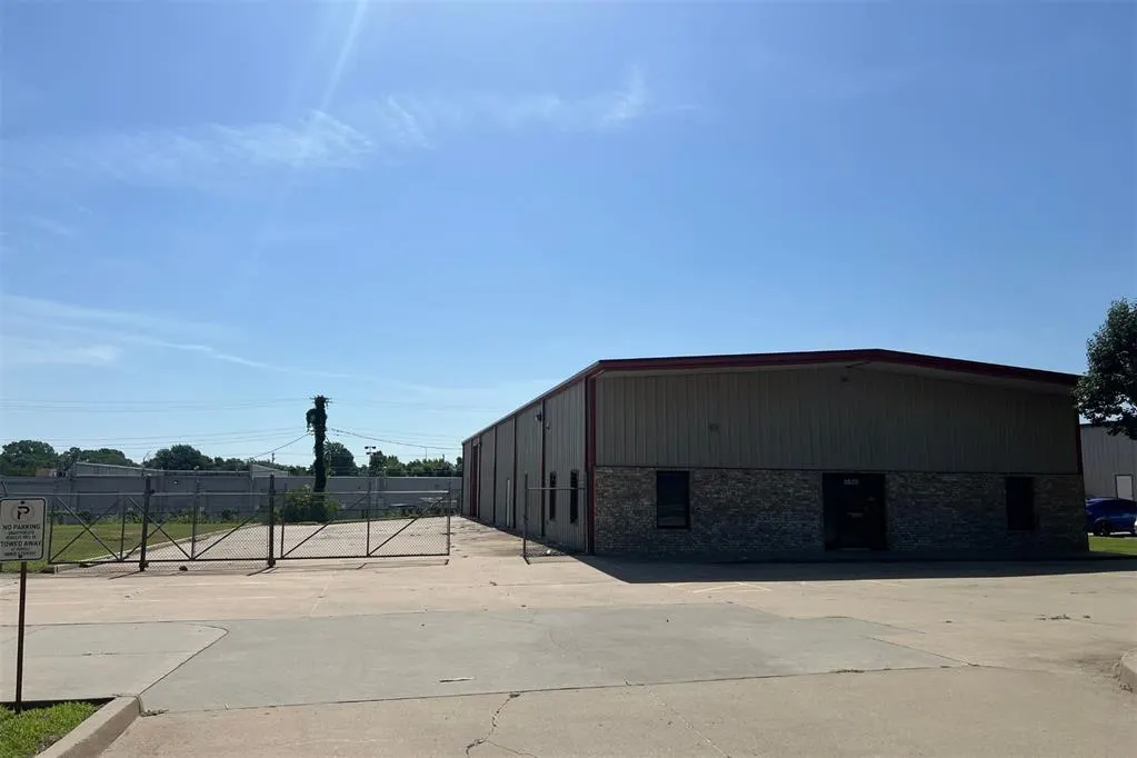 Photo 3 — 2820 Global Parkway, Oklahoma City, OK 73110