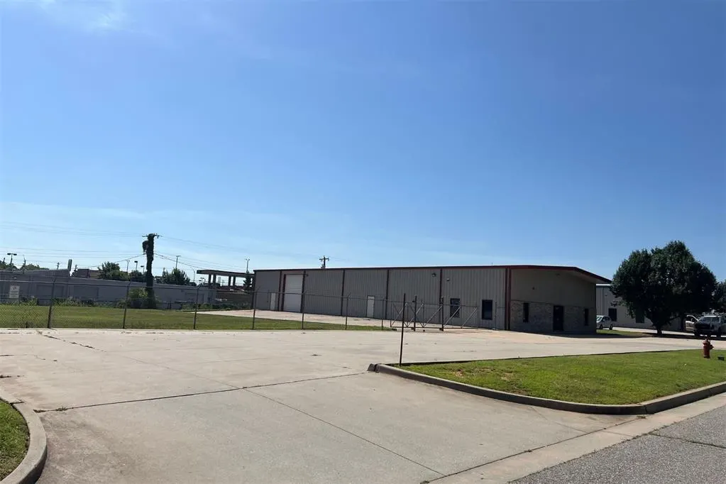 Photo 4 — 2820 Global Parkway, Oklahoma City, OK 73110