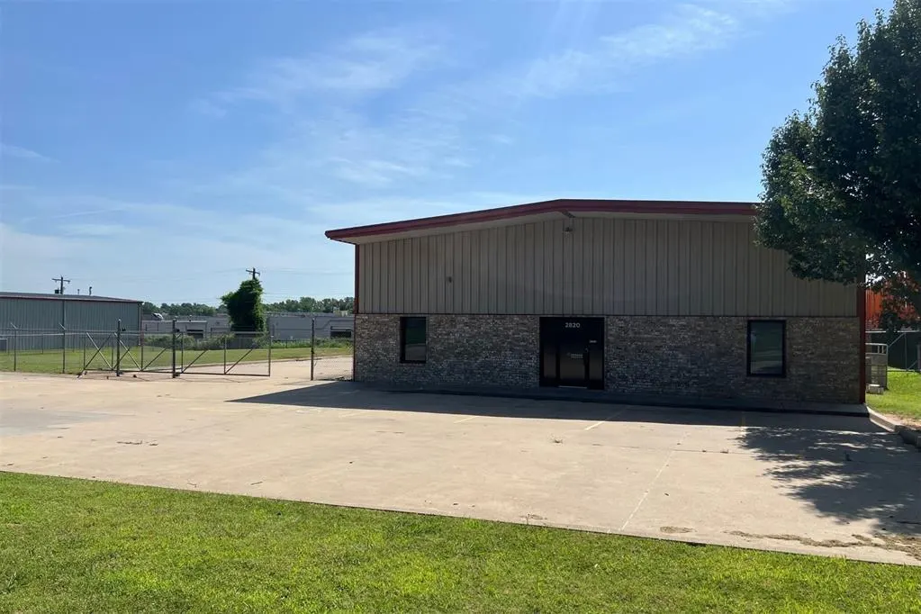 Photo 2 — 2820 Global Parkway, Oklahoma City, OK 73110