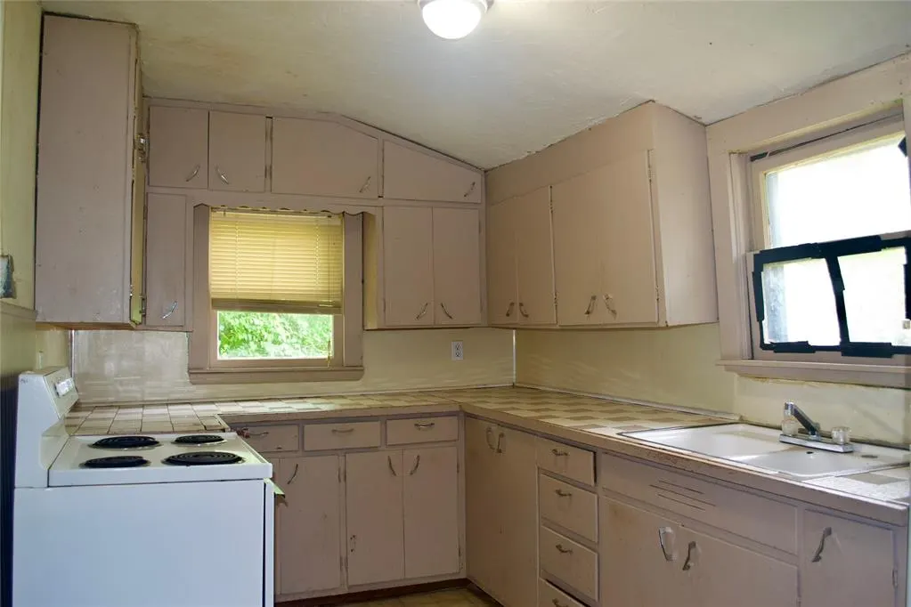 Photo 4 — 1014 S Dewey Avenue, Chandler, OK 74834