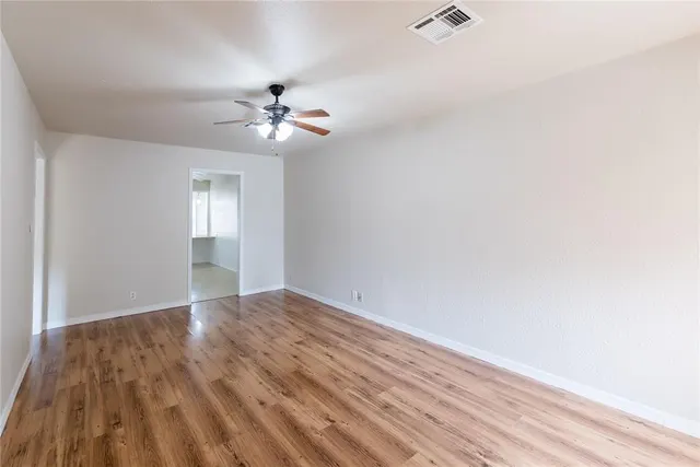 Photo 2 — 515 N Booth Avenue, Elk City, OK 73644