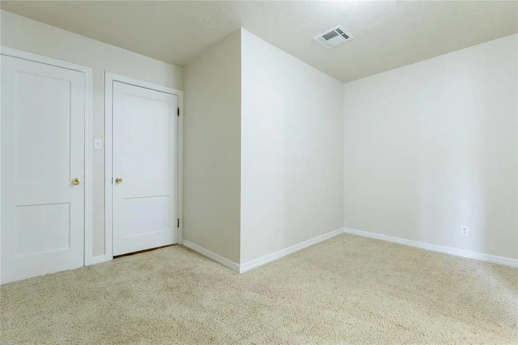 Photo 7 — 515 N Booth Avenue, Elk City, OK 73644