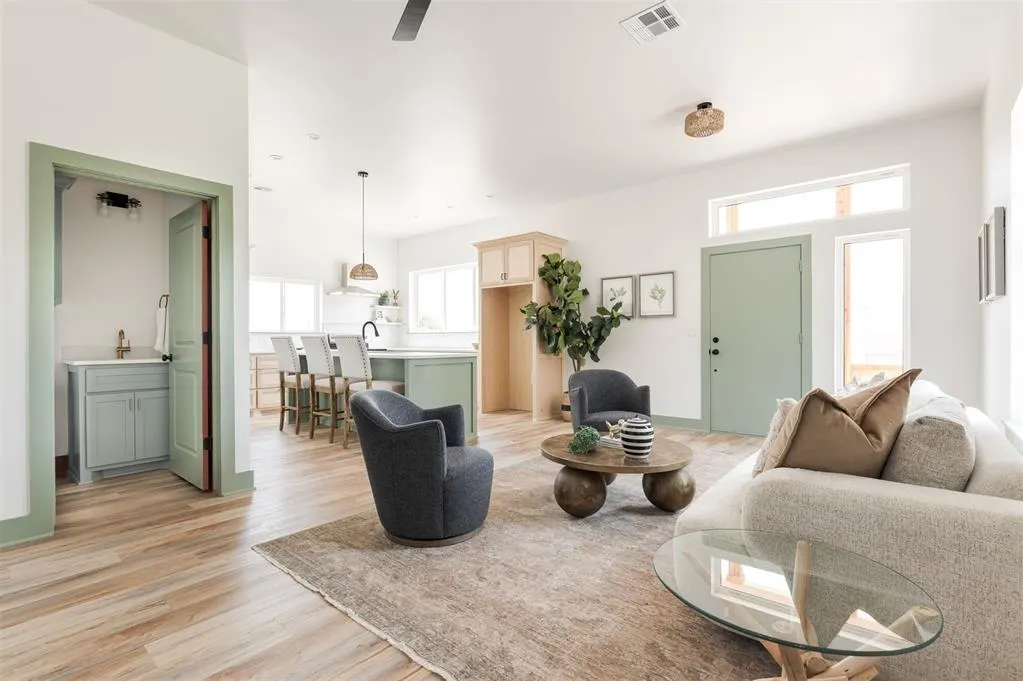 Photo 5 — 1619 NE 9th Street, Oklahoma City, OK 73117