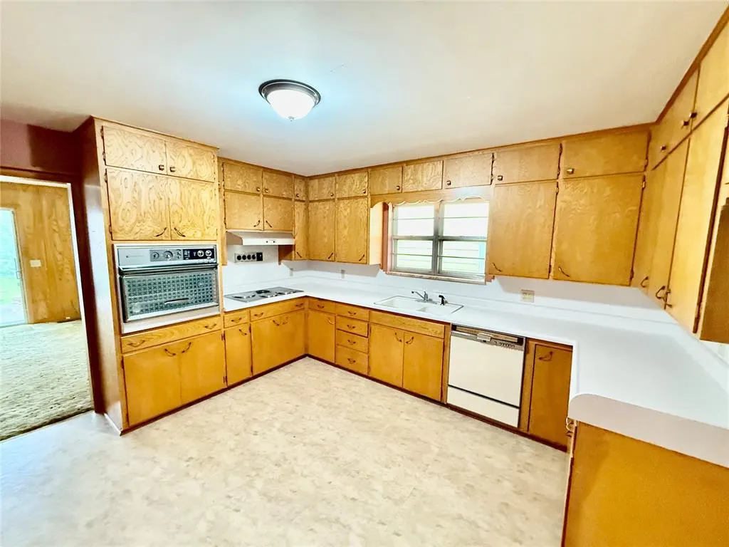 Photo 6 — 617 S 9th Street, Kingfisher, OK 73750