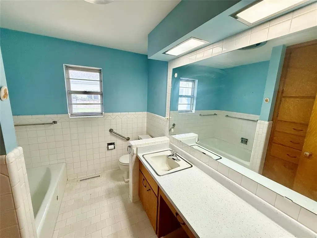 Photo 11 — 617 S 9th Street, Kingfisher, OK 73750