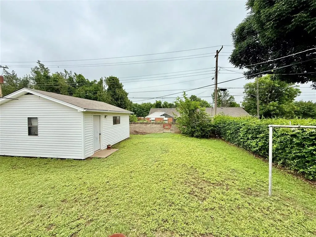 Photo 23 — 617 S 9th Street, Kingfisher, OK 73750