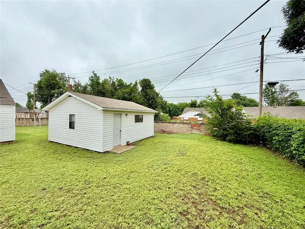 Photo 24 — 617 S 9th Street, Kingfisher, OK 73750