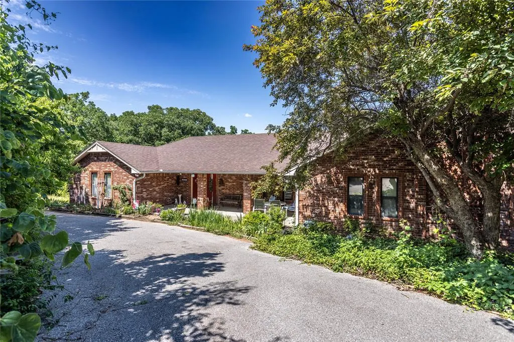 Front exterior — 10389 N 2432 Circle, Weatherford, OK 73096