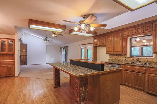 Photo 2 — 10389 N 2432 Circle, Weatherford, OK 73096