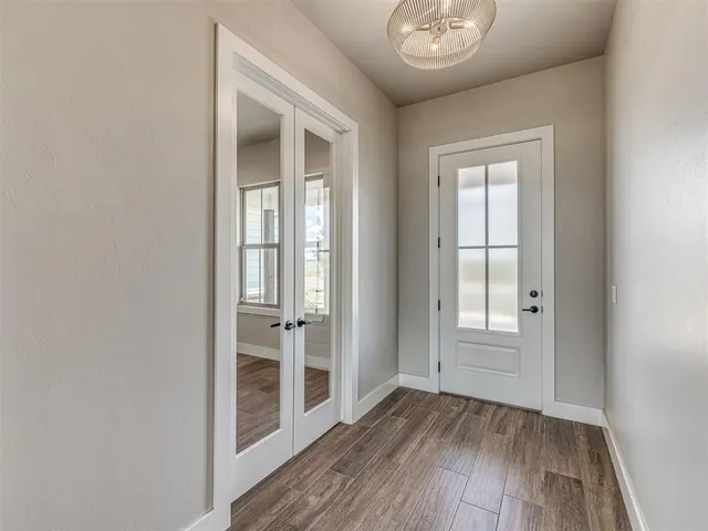 Photo 3 — 6841 Lake View Court, Cashion, OK 73016