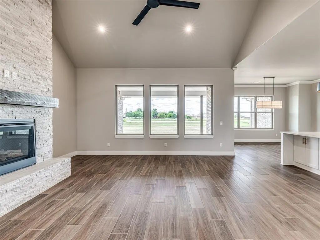 Photo 5 — 6841 Lake View Court, Cashion, OK 73016