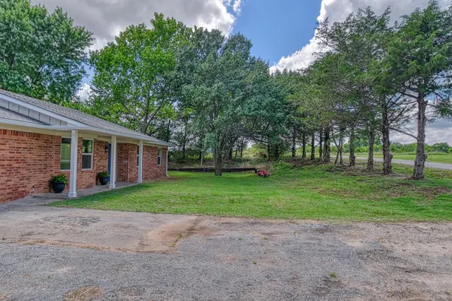 Photo 4 — 272 W Water Front Drive, Ninnekah, OK 73067