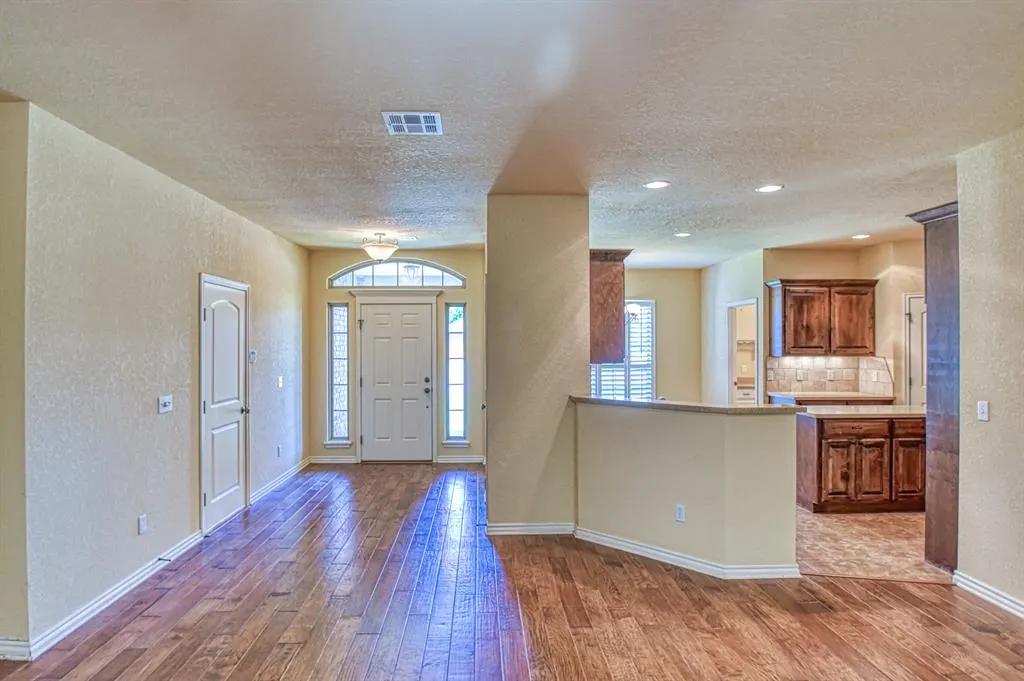 Photo 6 — 300 Treyton Place, Noble, OK 73068