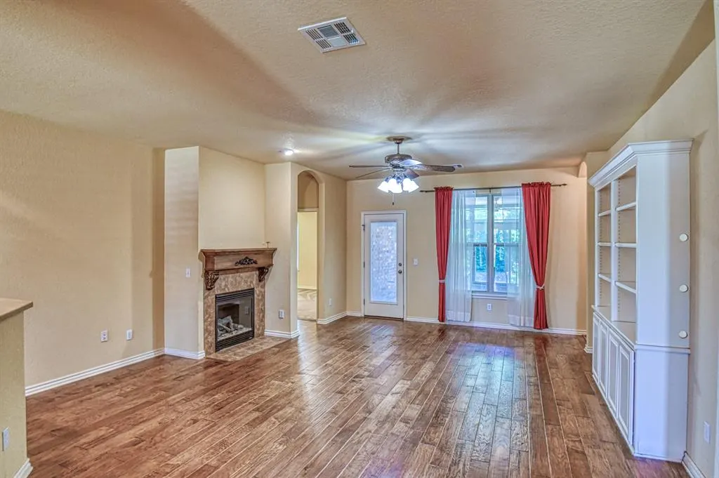 Photo 7 — 300 Treyton Place, Noble, OK 73068