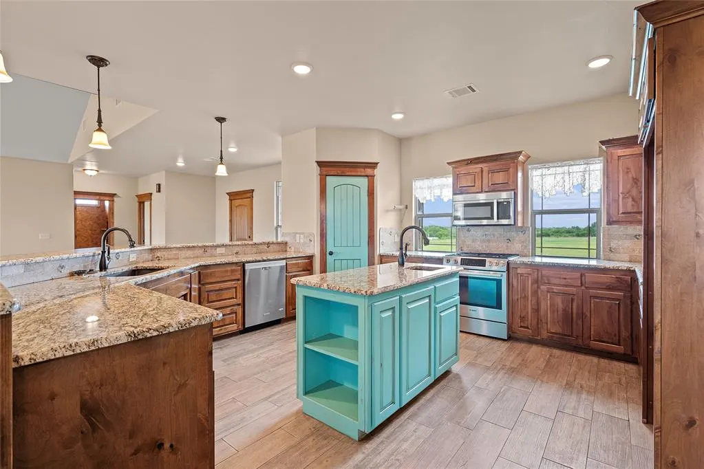 Photo 7 — 24569 N County Road 3140, Elmore City, OK 73433