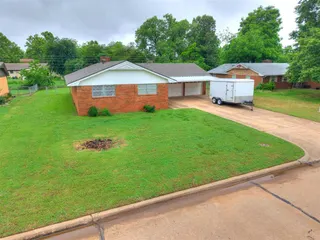 Sold home at 3305 Oakbrook Drive