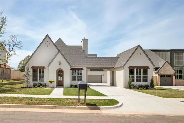 Front exterior — 2917 Kite Tail Crossing, Edmond, OK 73034