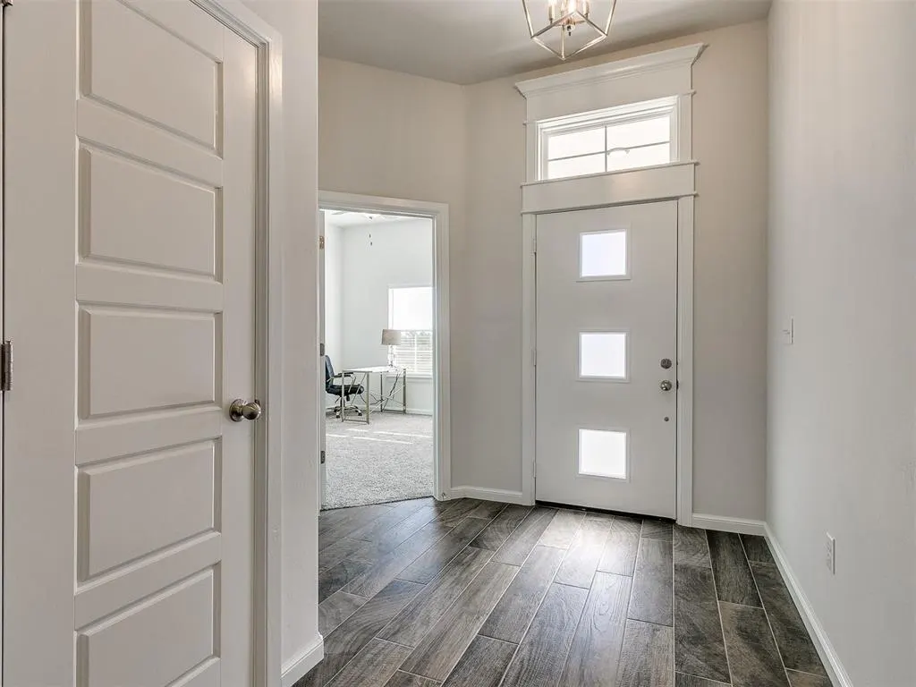 Photo 8 — 729 SE 37 Street, Newcastle, OK 73065