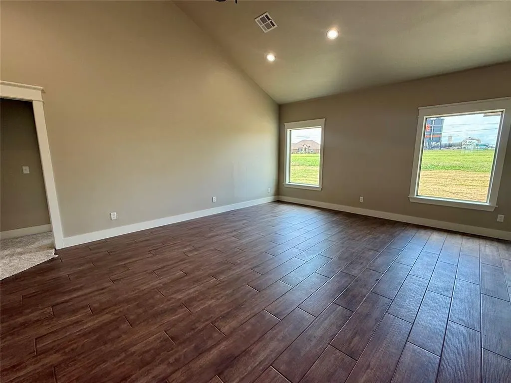 Photo 3 — 1553 Flint Rock Trail, Clinton, OK 73601