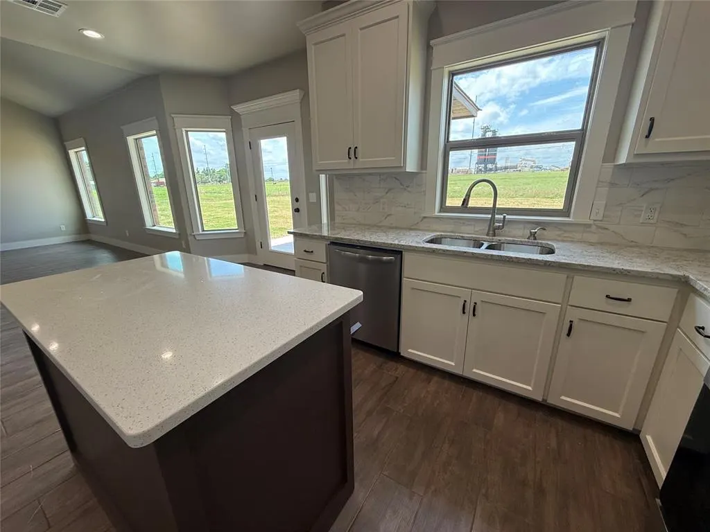 Photo 8 — 1553 Flint Rock Trail, Clinton, OK 73601