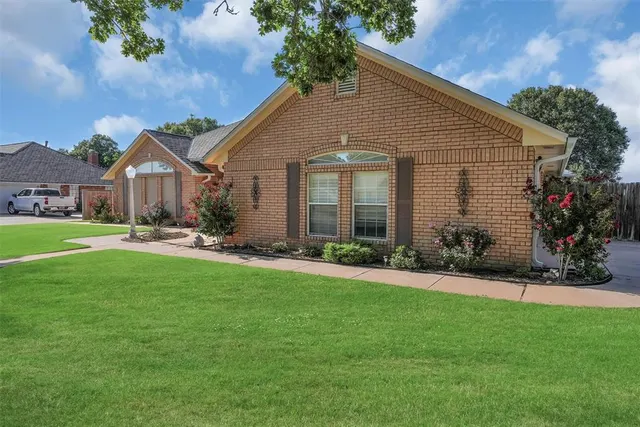 Photo 5 — 409 Pheasant Circle, Altus, OK 73521