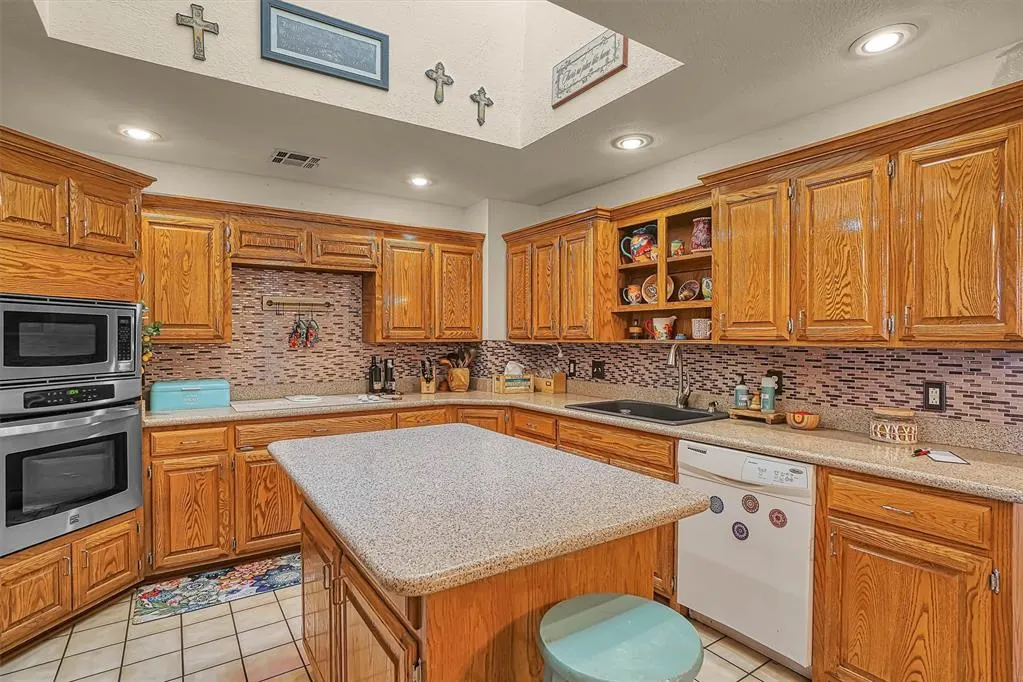 Photo 15 — 409 Pheasant Circle, Altus, OK 73521