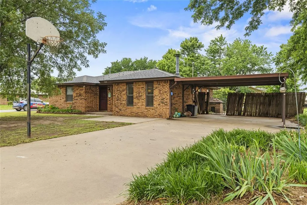 Photo 3 — 720 W 3rd Street, Watonga, OK 73772