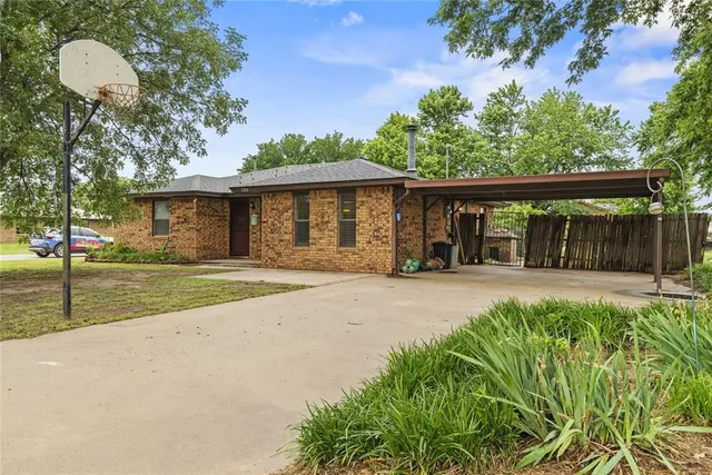 Photo 3 — 720 W 3rd Street, Watonga, OK 73772