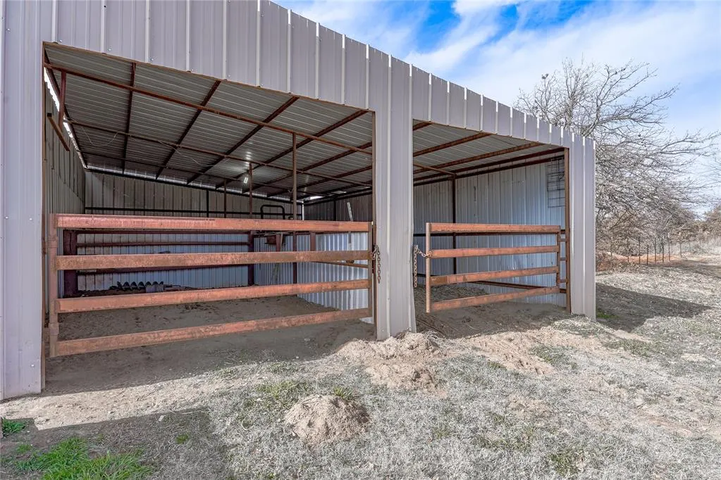 Photo 33 — 29056 County Road 1460 Road, Cement, OK 73017