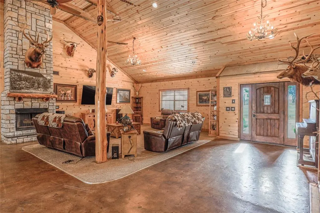 Photo 4 — 29056 County Road 1460 Road, Cement, OK 73017